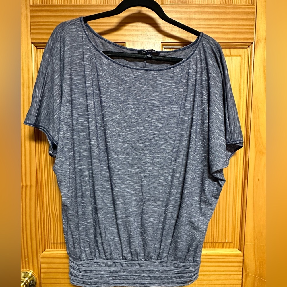 Max Edition fitted blouse in navy blue. Size large.